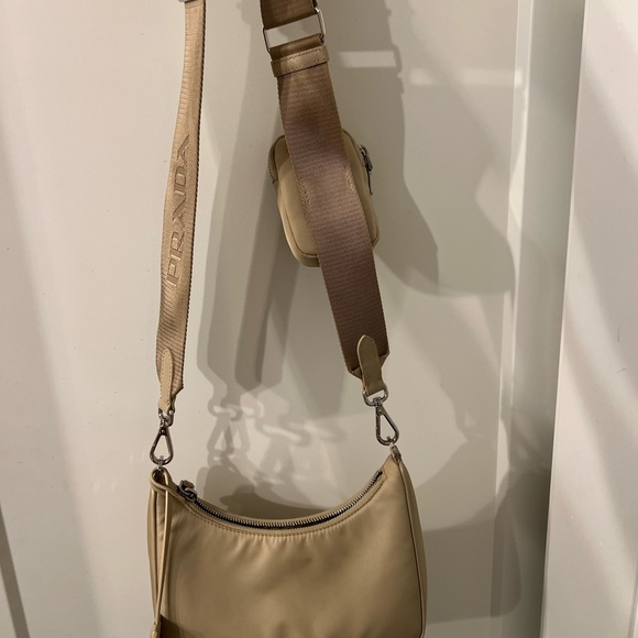Prada Re-Edition 2005 Re-Nylon Bag. Color: Desert Beige. - Picture 3 of 6